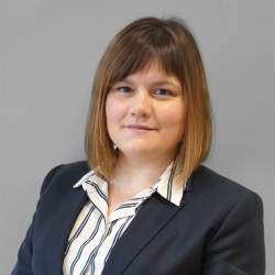 Sra. Jacqueline Monesma Martínez Sra. Jacqueline Monesma Martínez