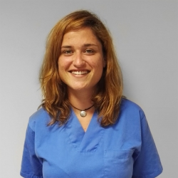 Sra. Alba Camacho Pinsach