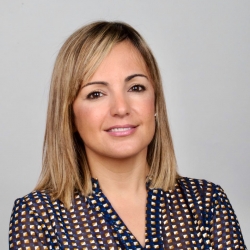 Sra. Cristina Guiu Serrano Sra. Cristina Guiu Serrano