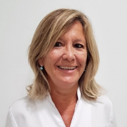 Sra. Montse Moragas Rakosnik Sra. Montse Moragas Rakosnik